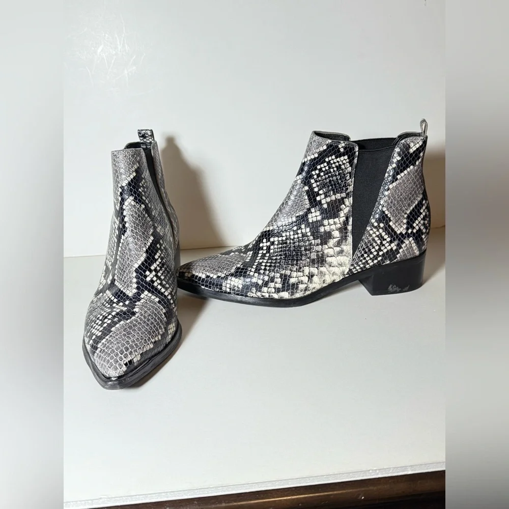 Yale Chelsea Boot (Women) Marc Fisher LTD
